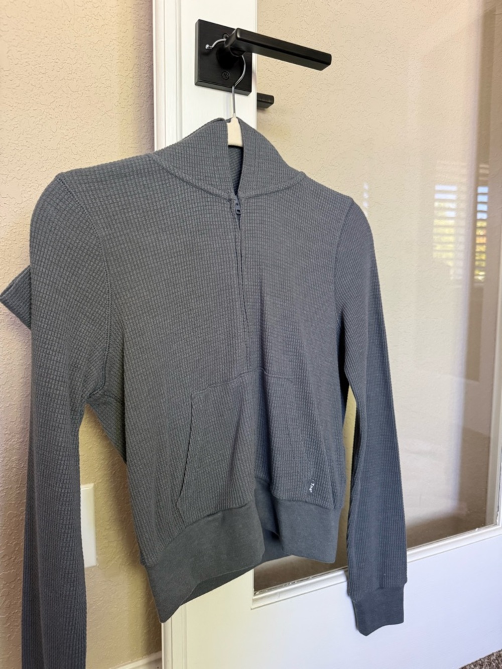NWOT [Size: S] Aritzia TNA Cropped Waffle Zip Hoodie
